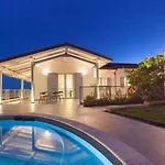Elegant Tuscan فيلة