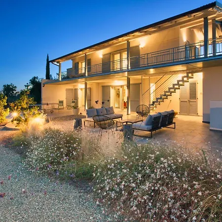 Elegant Tuscan Villa