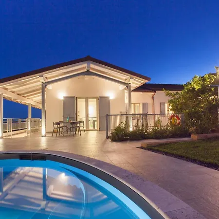 Elegant Tuscan Villa