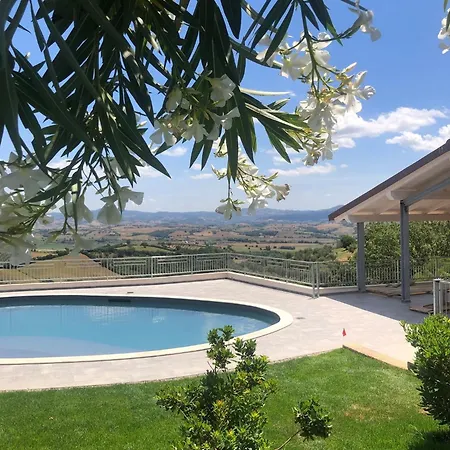 Villa Elegant Tuscan